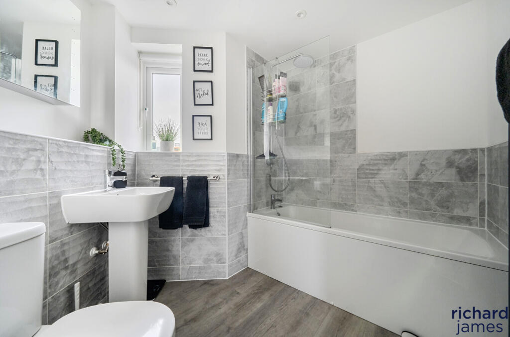 99d60690506e4209a096373e255e5f77