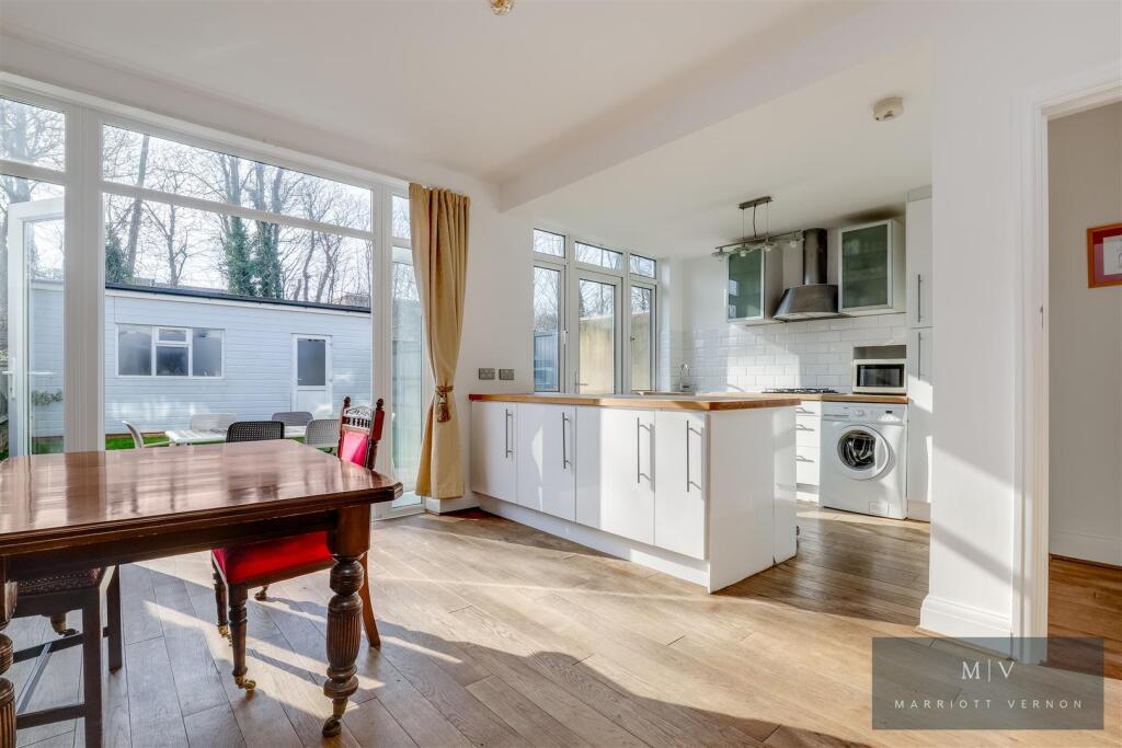 Bute Gardens 52 MV-3.jpg