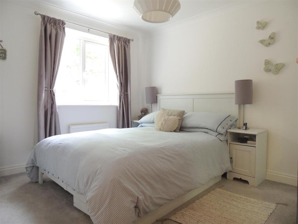 Bedroom 1.JPG
