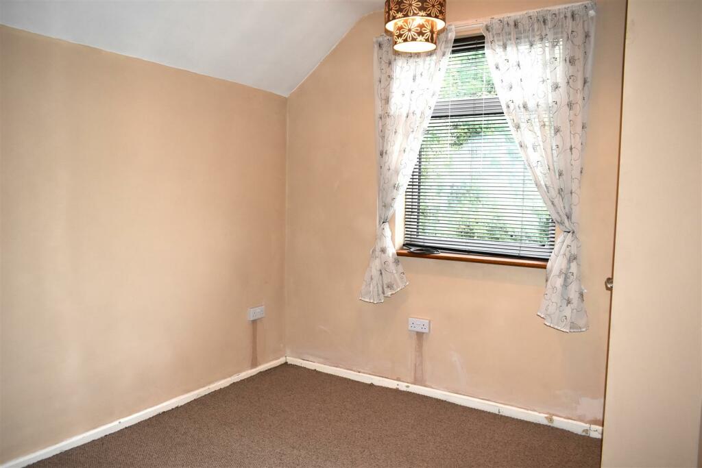 bedroom 3a.JPG