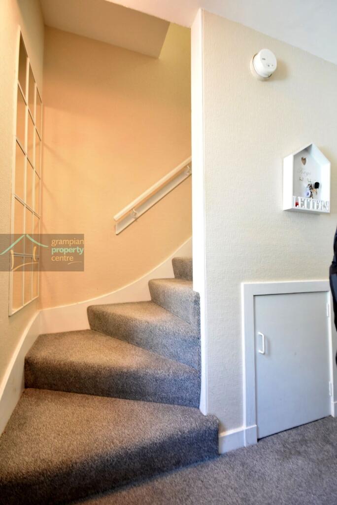 Entrance Hallway.JPG