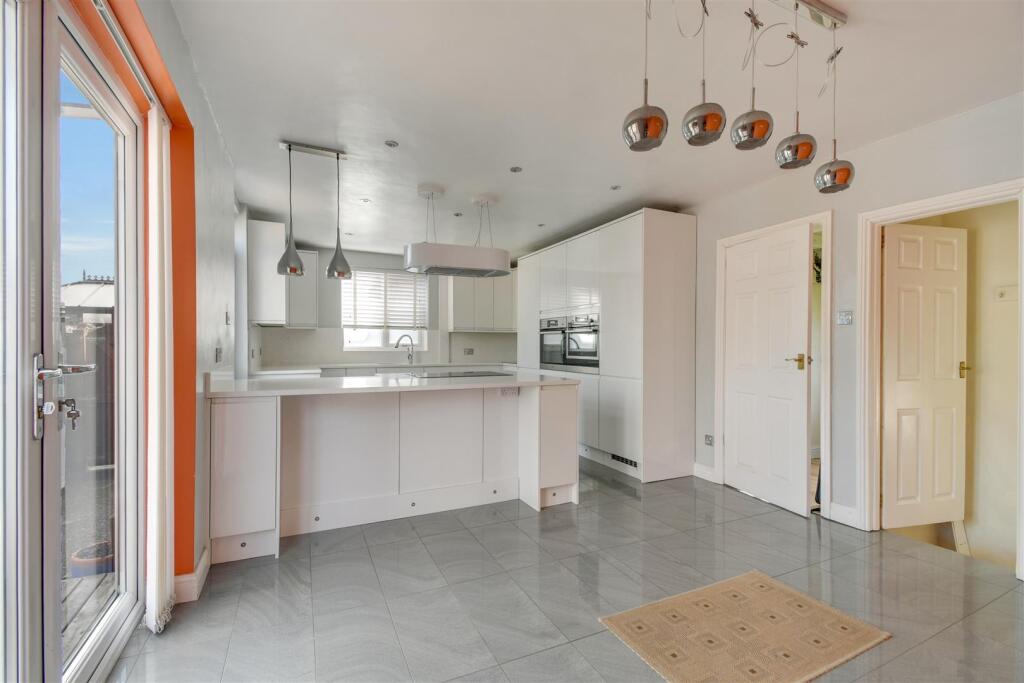 Kitchen diner
