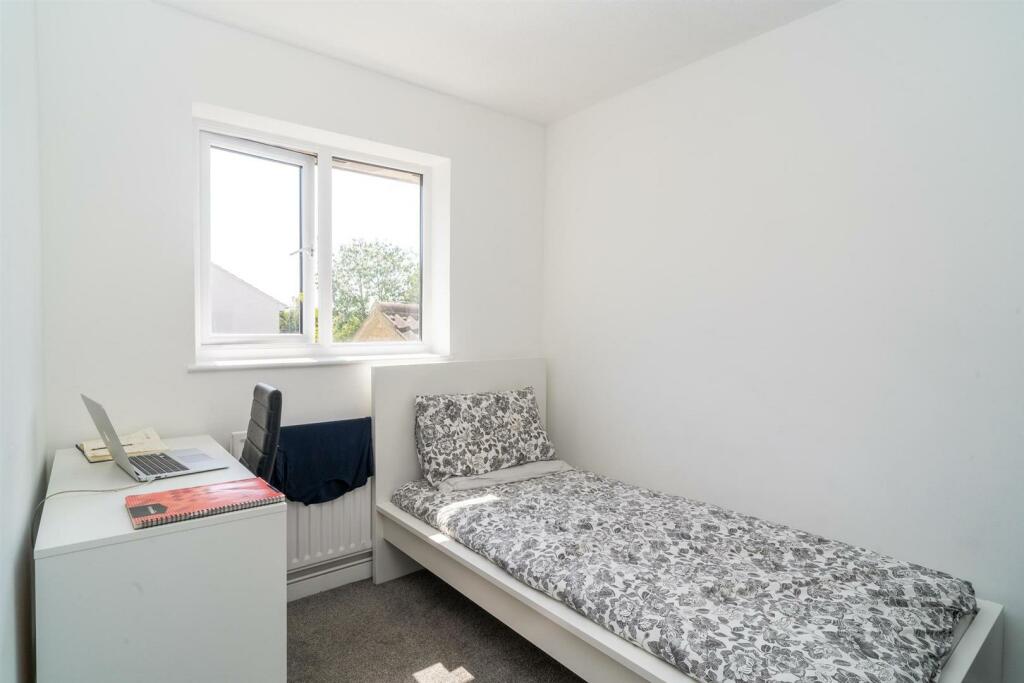 006-14 Bray Close.jpg