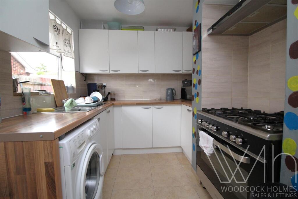 kitchen 2 _1.JPG