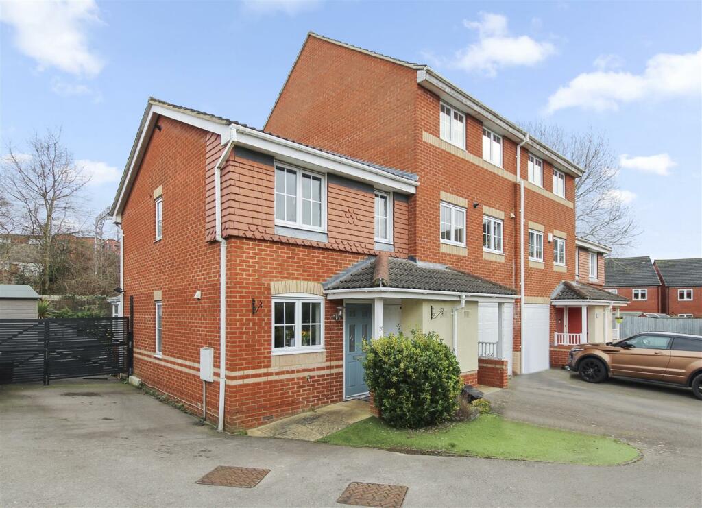 Abbots Close  (1).jpg