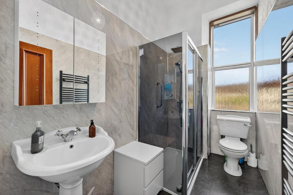 8 buchanan street, largs_33.jpg