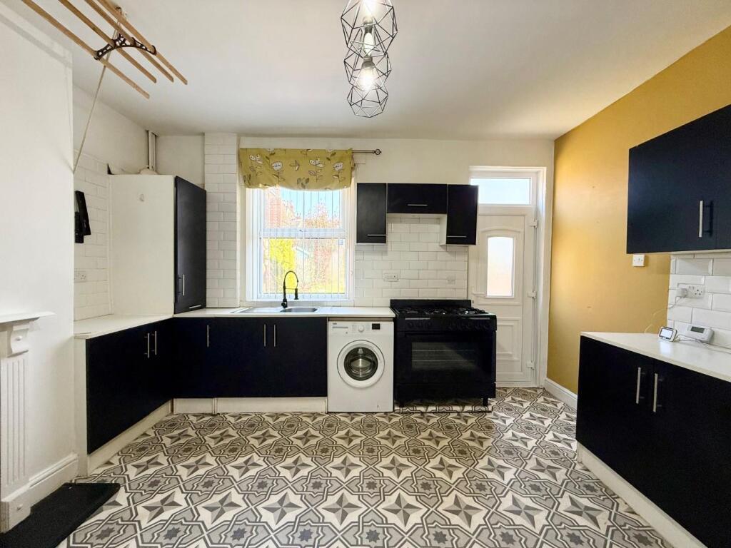kitchen 2.jpg