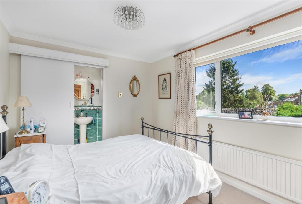 6 Whittall Street, Kings Sutton-20.jpg