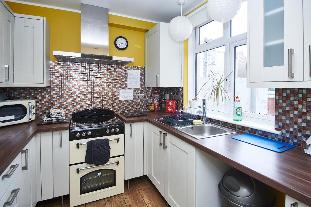 Kitchen - pic 1