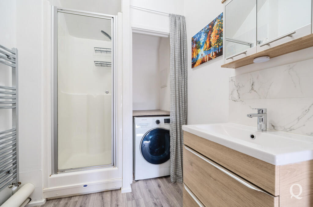 1096f956-a247-469...