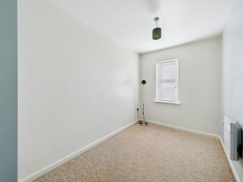 CAM05192G0-PR0044-STILL010