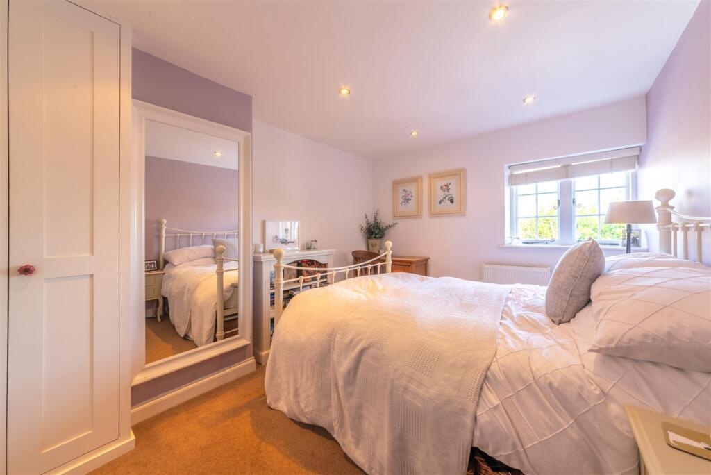 Bumblebee Cottage-6.jpg