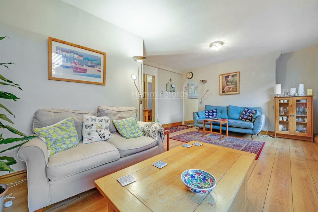 13-15fd81175 VM HMF 43 NORTHAMPTON ST N1 2HX_7454-