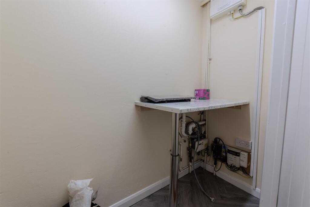 97 Llewelyn Road-9.jpg