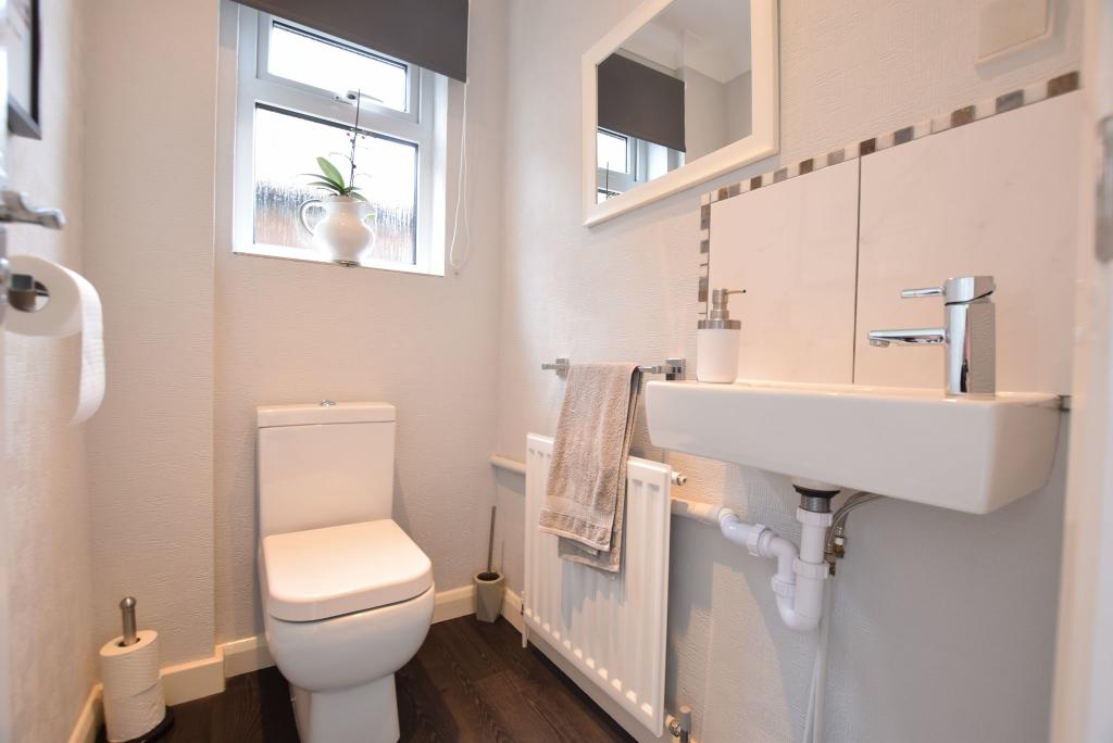 GROUND FLOOR CLOAKROOM