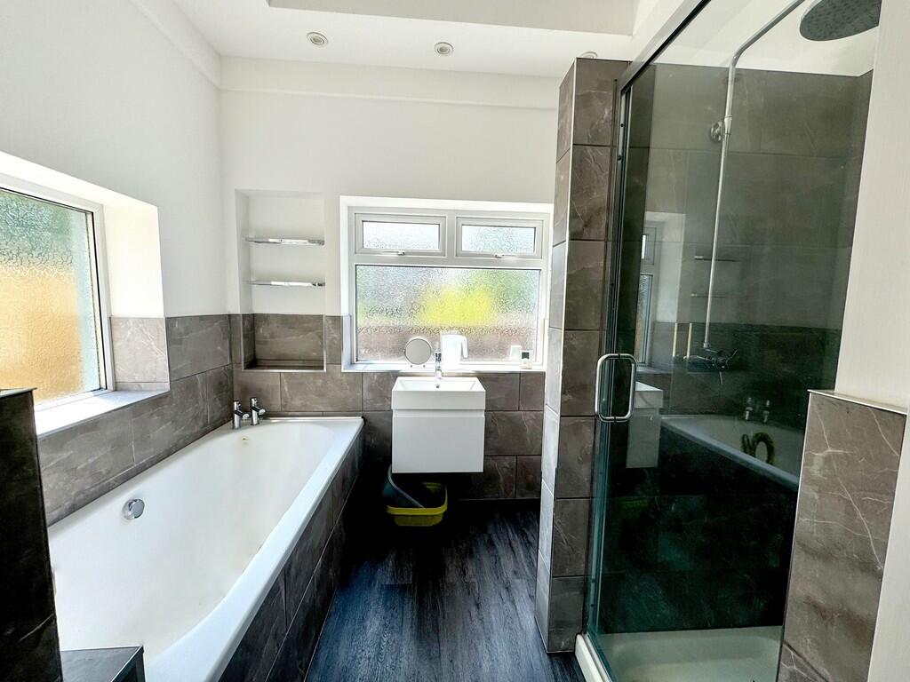 21 Meteor Road ba...