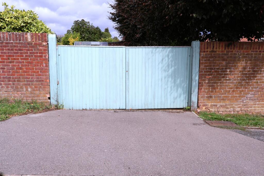 REAR GATES