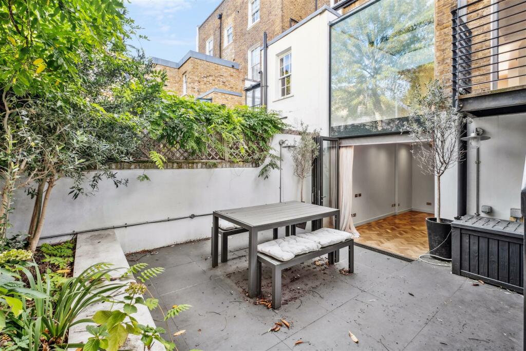 Rear Patio (2)