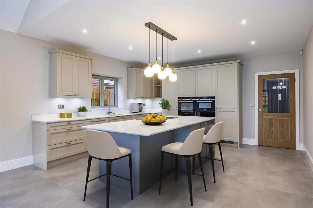 1SunnyfieldClose-106.jpg