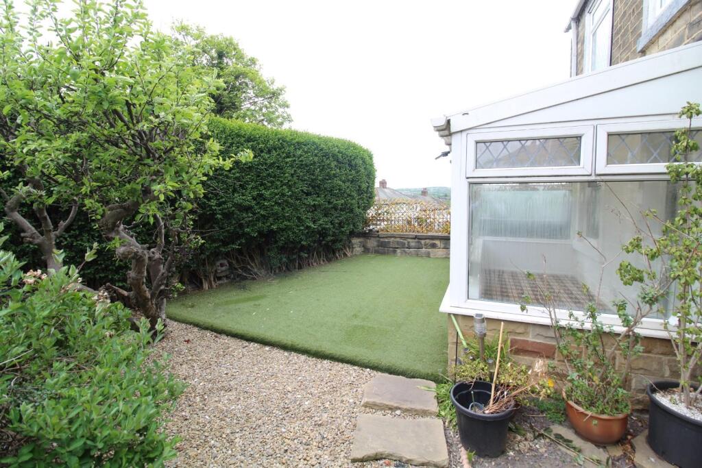FRONT GARDEN