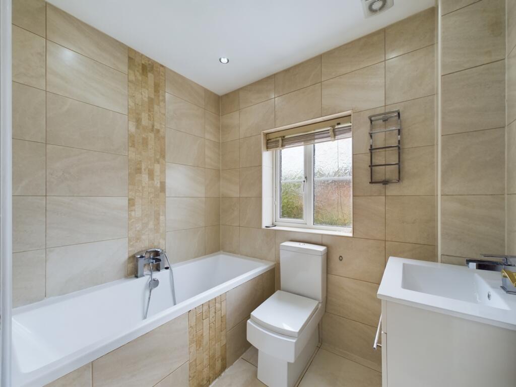 CAM01440G0-PR0122-STILL007