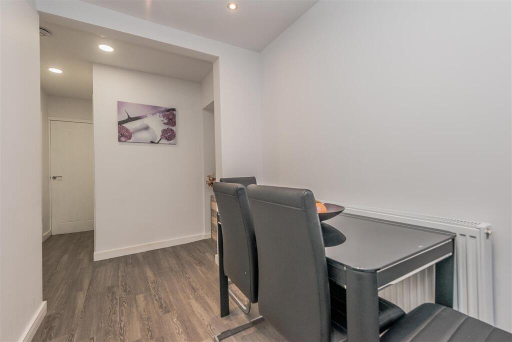 Dining Area: