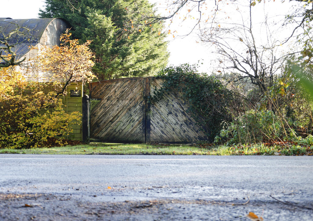 Broadford Bridge Road, West Chiltington, RN20 2LF 