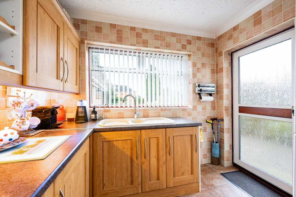 KITCHEN (2) (REAR)