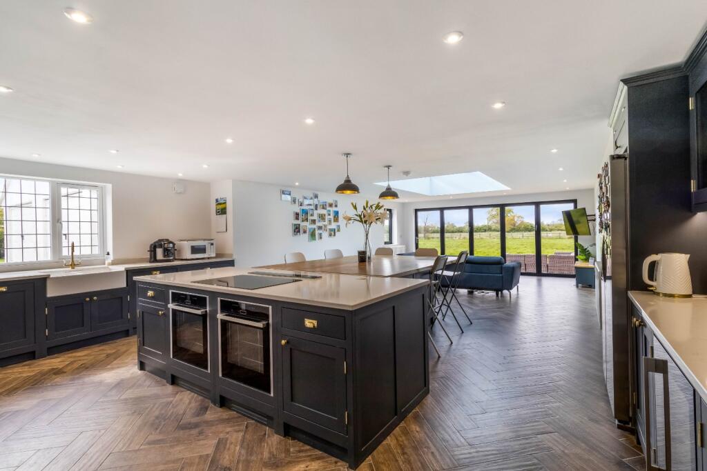 Kitchen Family Room