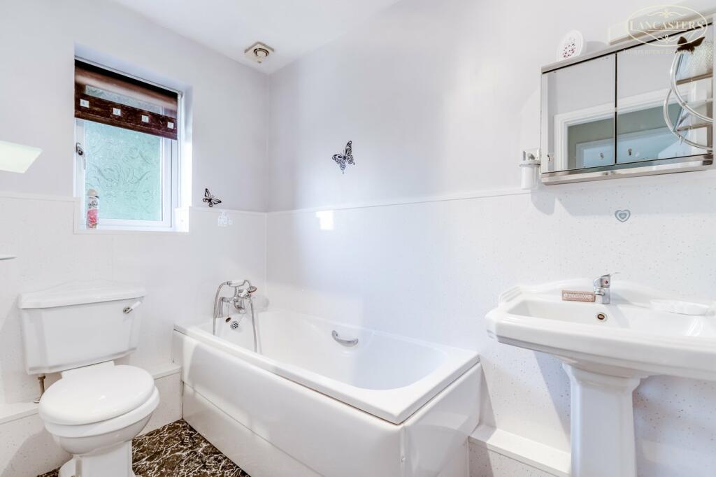 Family Bathroom 