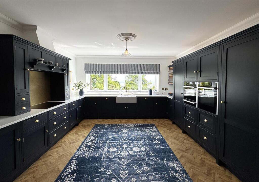 KITCHEN 1.JPG