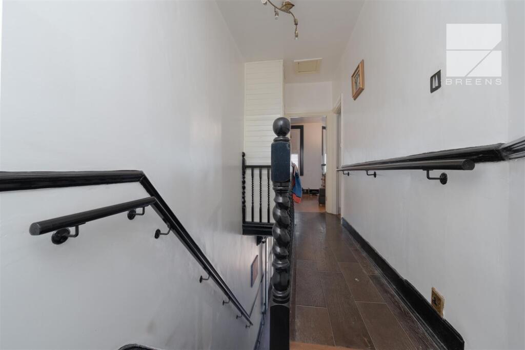 26 Leasownes Road_0031.jpg