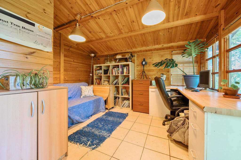 Home office / Studio with space for 2 x desks and a separate storage room