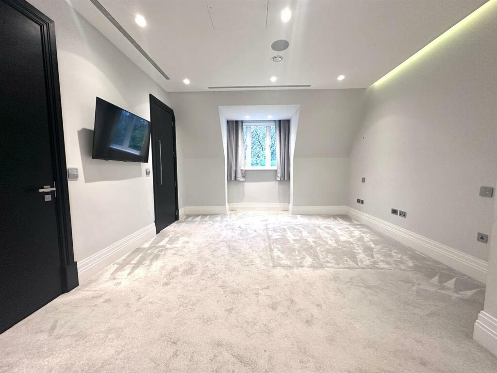 PHOTO-2024-11-18-16-57-20 5.jpg