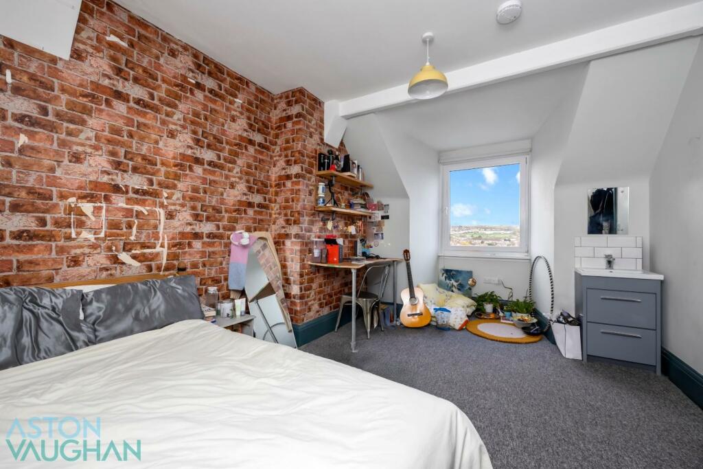 Compton Road, 44-002.jpg