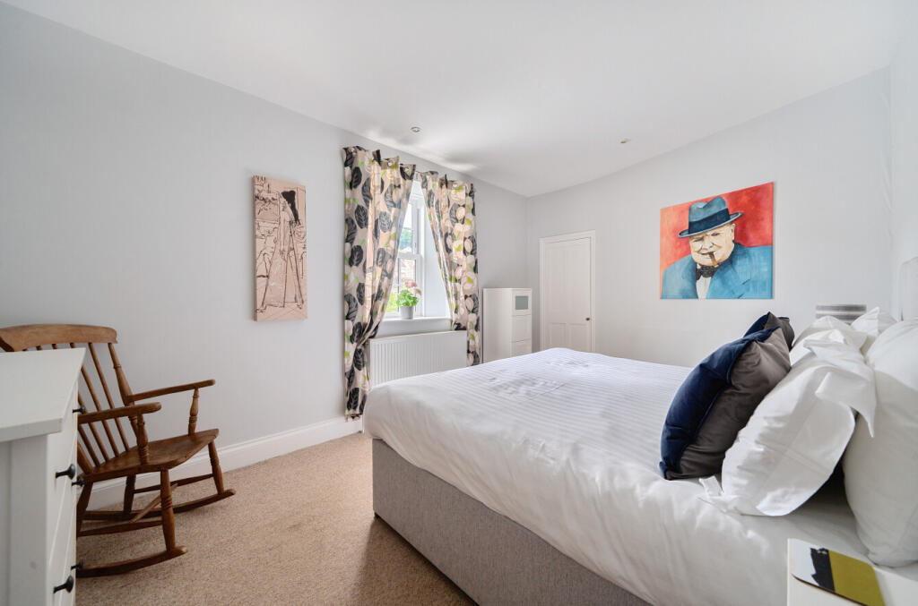 1298997-5-684860b...