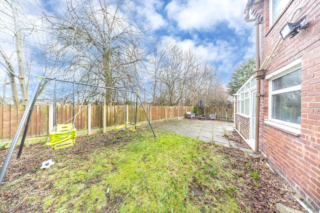 85 Bretherton Road garden 3.jpg