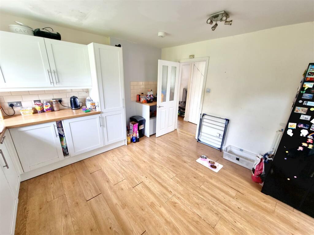 Dining Area.jpg