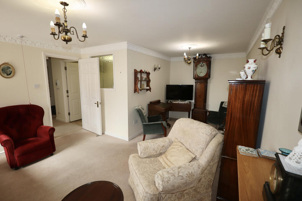 Sitting room dining room