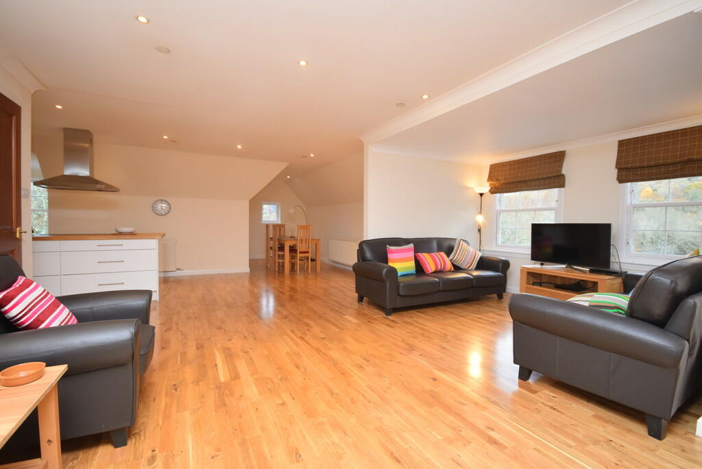 LOUNGE 4