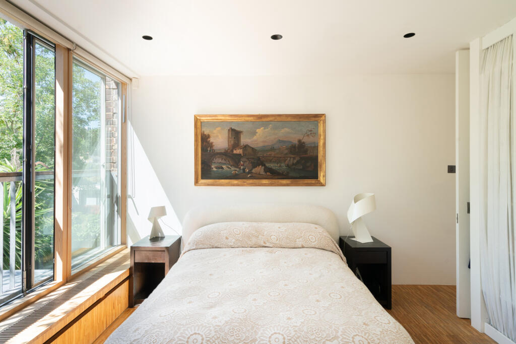 296446 - ALBION-DRIVE-2025-26.jpg