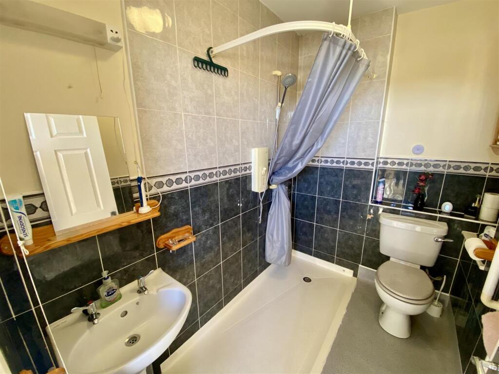 Bramleys Estate Agents - Gordon Court - Shillbank 