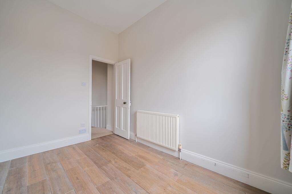 1370670-16-68f25b...