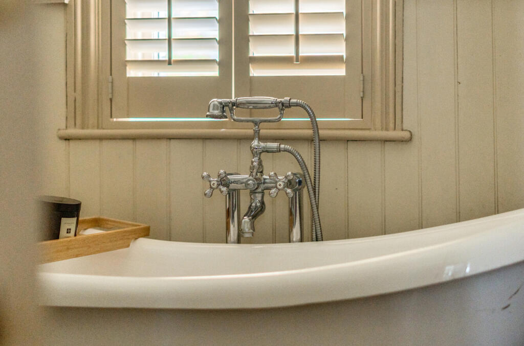 1375169-14-690c77...