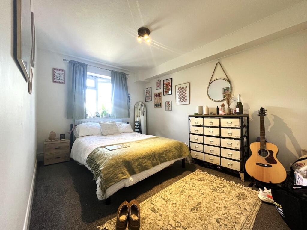Bedroom 2.JPG