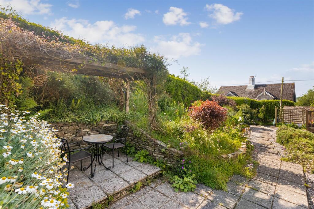 A06 - Ashprington Externals, Greys - 240521.jpg