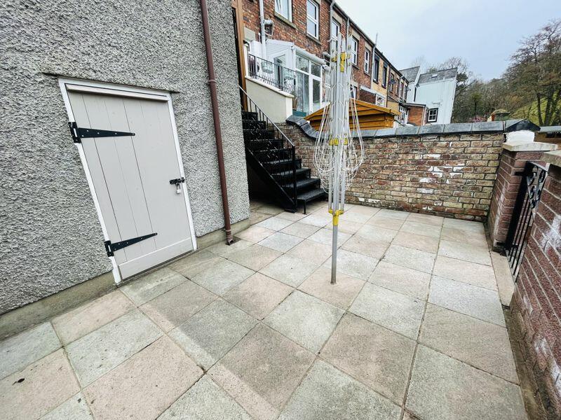 Rear enclosed yard