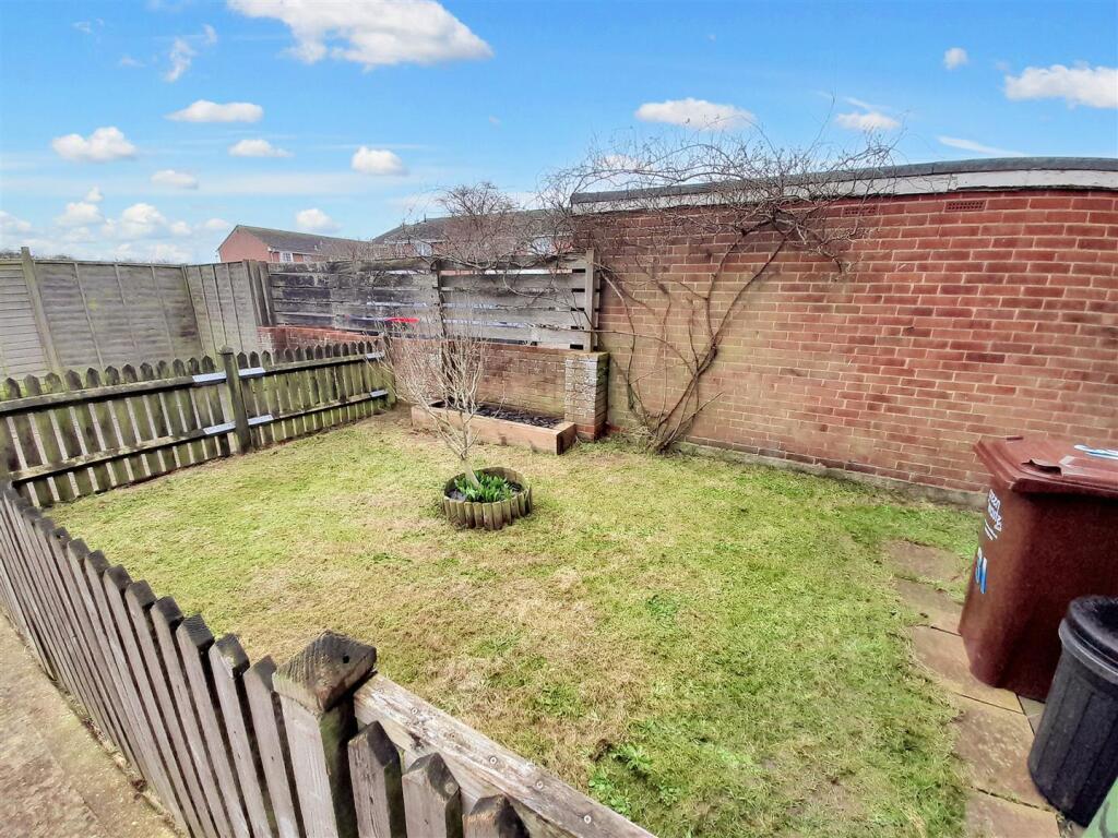 Front garden new.jpg