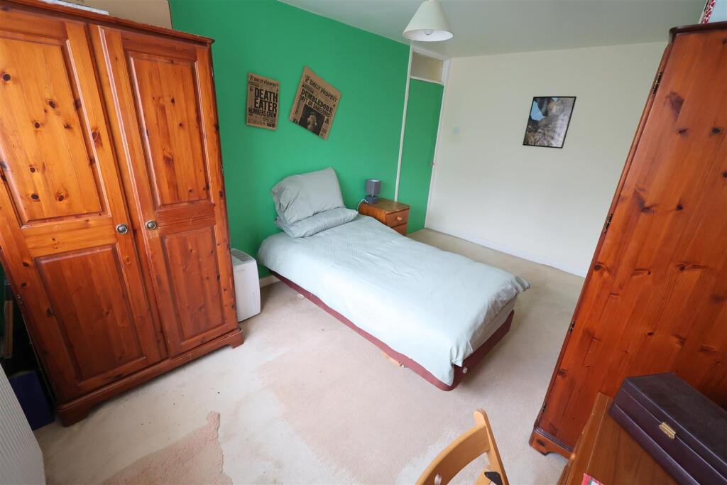 TC Bedroom 1ii.JPG