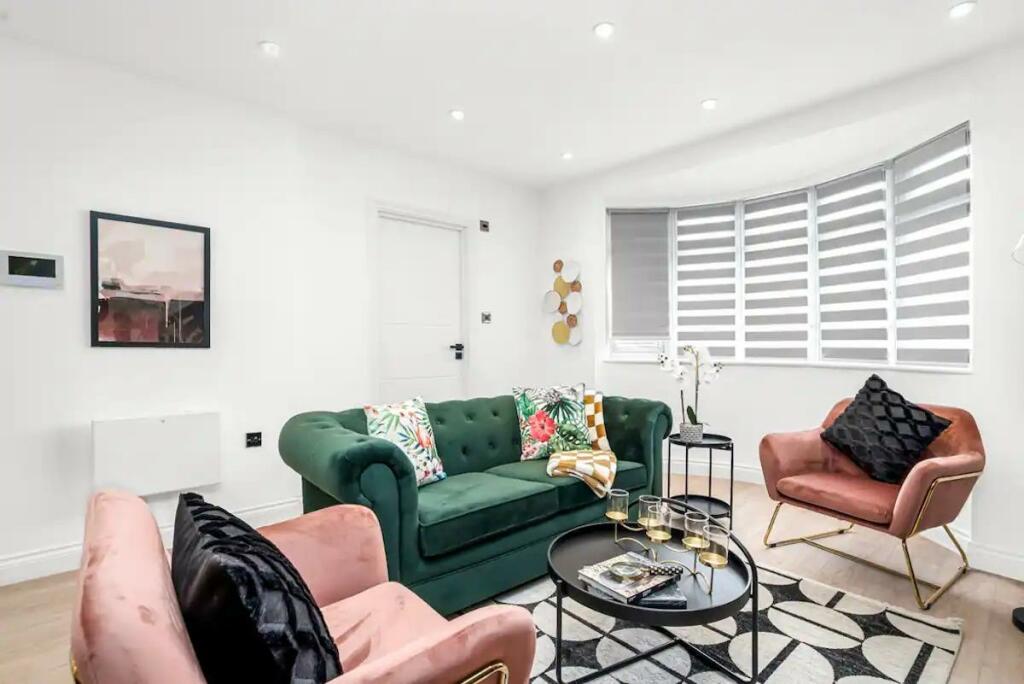 Modern 1 Bedroom Flat To Let In Uxbridge Area - A